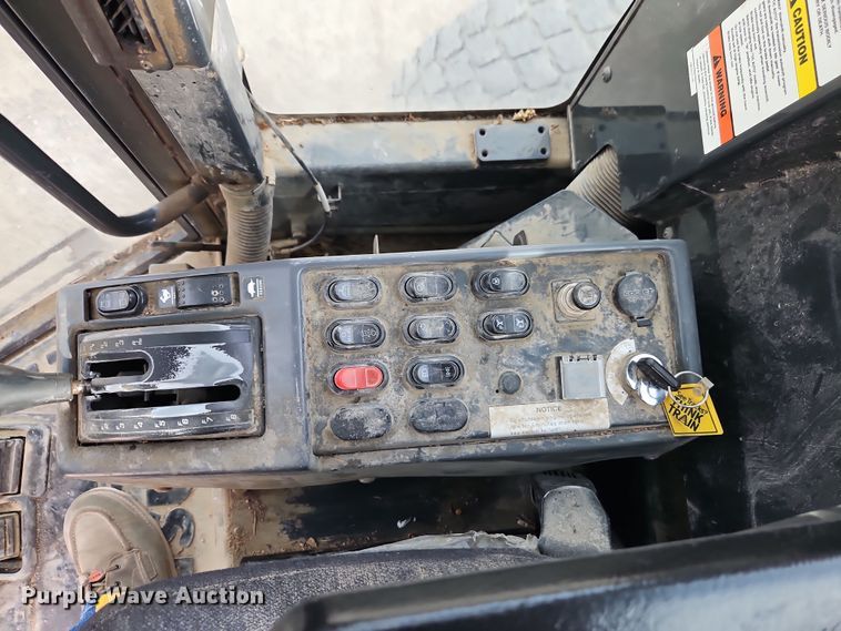 image for item DT7661 2011 Komatsu GD655-5 motor grader