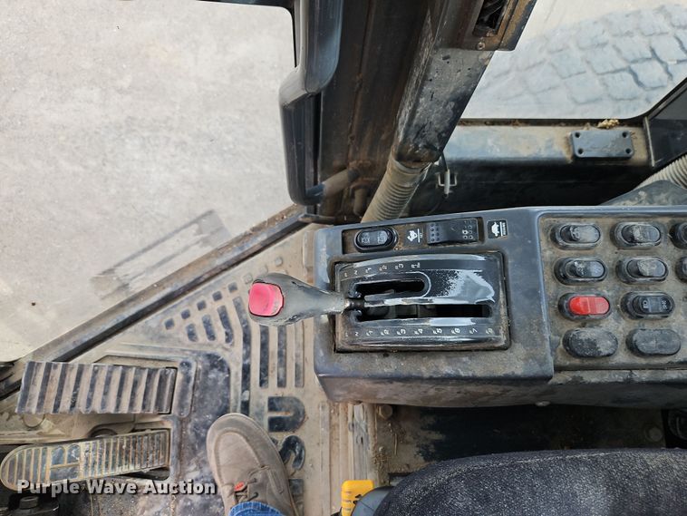 image for item DT7661 2011 Komatsu GD655-5 motor grader