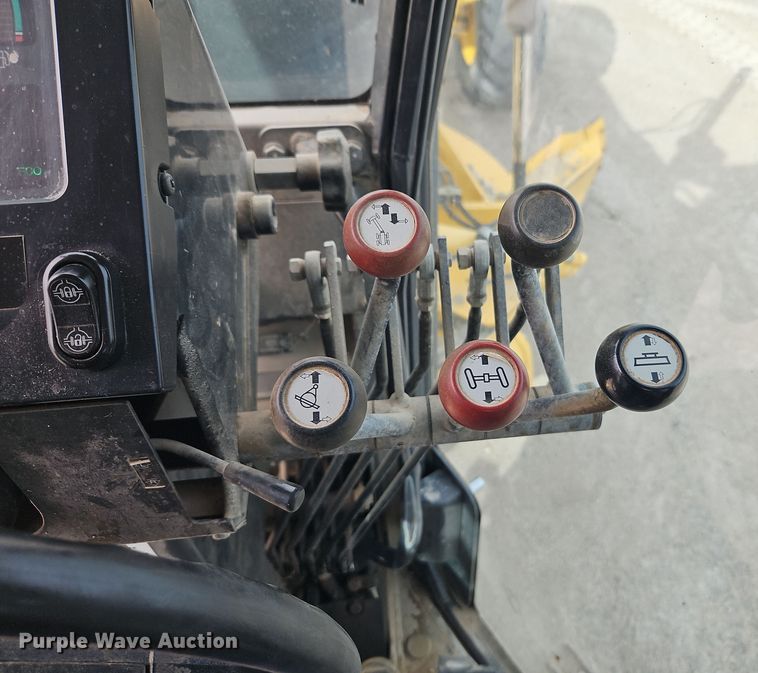 image for item DT7661 2011 Komatsu GD655-5 motor grader