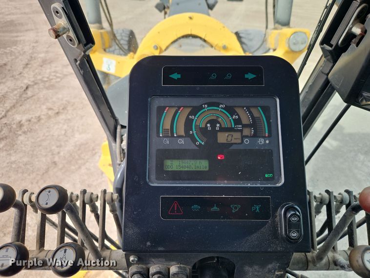 image for item DT7661 2011 Komatsu GD655-5 motor grader