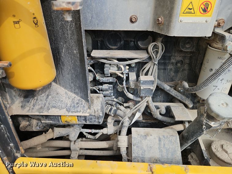 image for item DT7661 2011 Komatsu GD655-5 motor grader