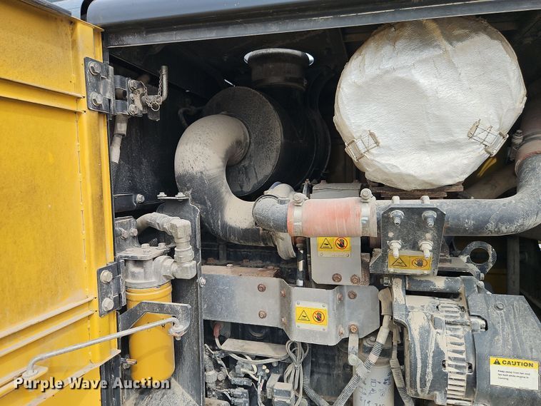 image for item DT7661 2011 Komatsu GD655-5 motor grader