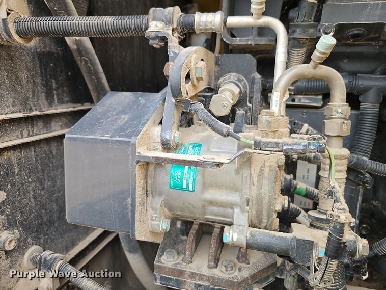 image for item DT7661 2011 Komatsu GD655-5 motor grader