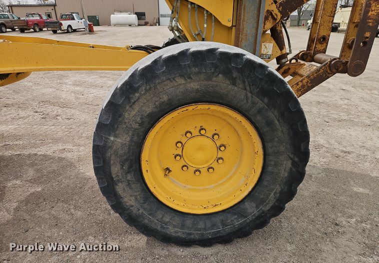 image for item DT7661 2011 Komatsu GD655-5 motor grader