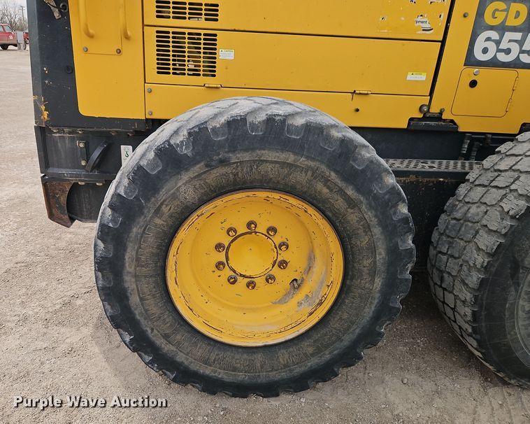 image for item DT7661 2011 Komatsu GD655-5 motor grader