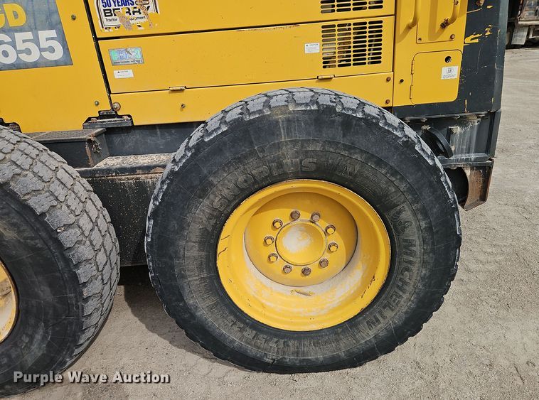 image for item DT7661 2011 Komatsu GD655-5 motor grader