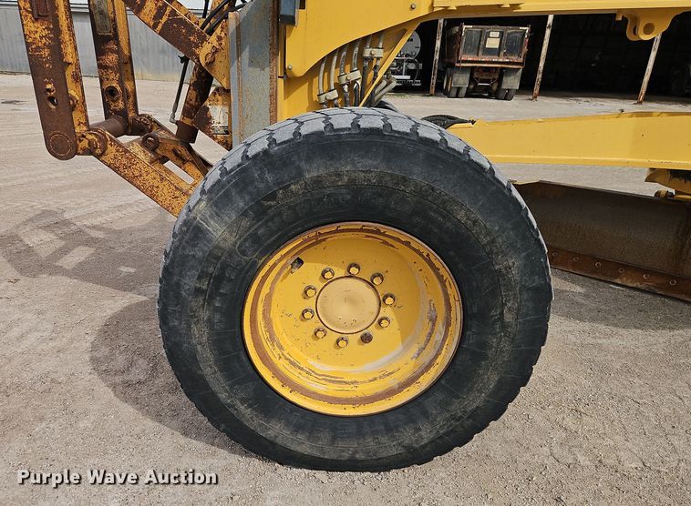 image for item DT7661 2011 Komatsu GD655-5 motor grader