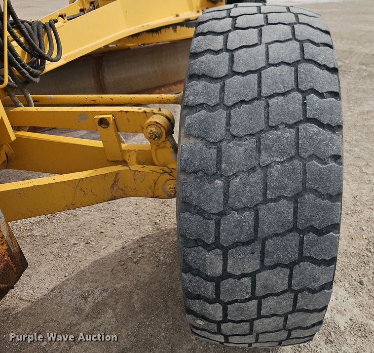 image for item DT7661 2011 Komatsu GD655-5 motor grader