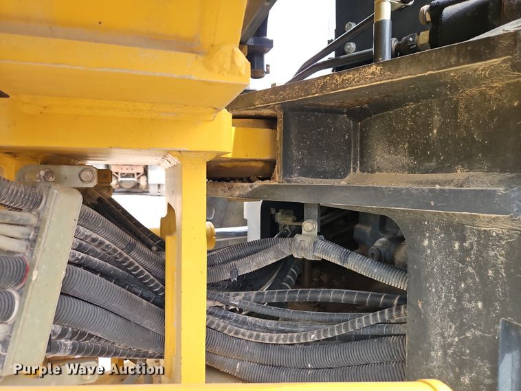 image for item DT7662 2011 Komatsu GD655-5 motor grader