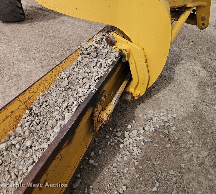 image for item DT7662 2011 Komatsu GD655-5 motor grader