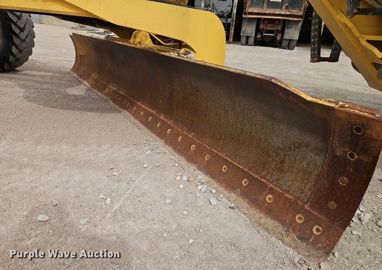 image for item DT7662 2011 Komatsu GD655-5 motor grader