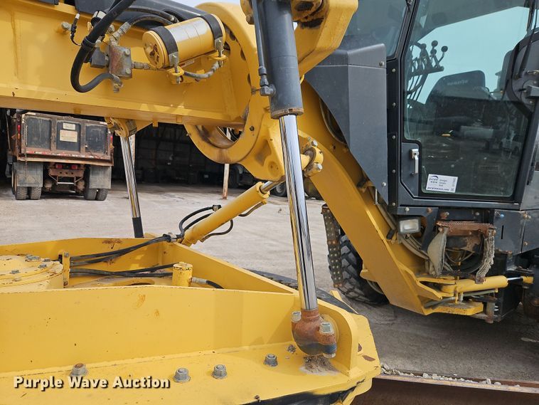 image for item DT7662 2011 Komatsu GD655-5 motor grader