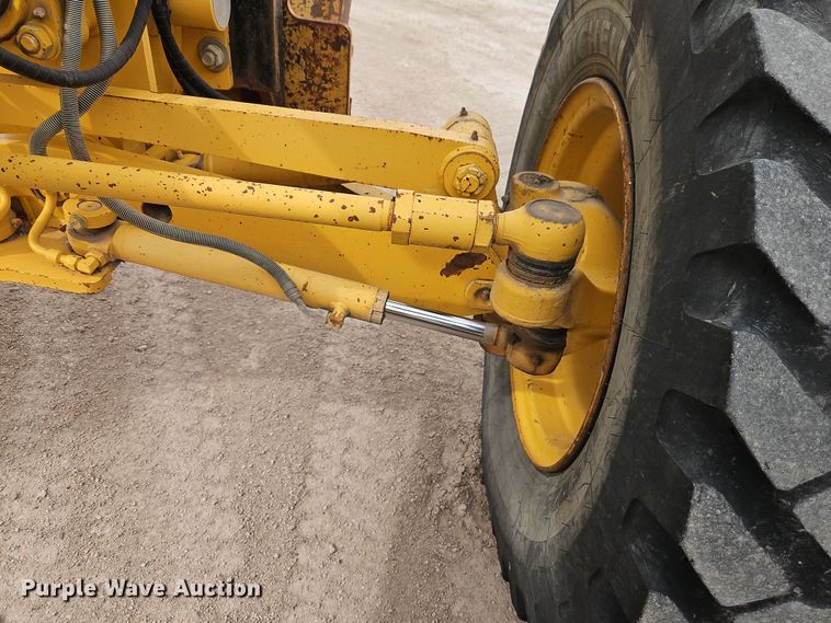 image for item DT7662 2011 Komatsu GD655-5 motor grader