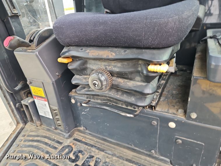 image for item DT7662 2011 Komatsu GD655-5 motor grader