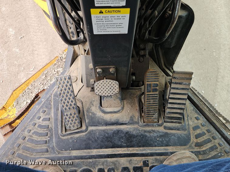 image for item DT7662 2011 Komatsu GD655-5 motor grader