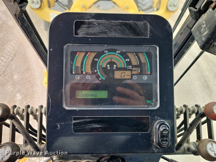 image for item DT7662 2011 Komatsu GD655-5 motor grader