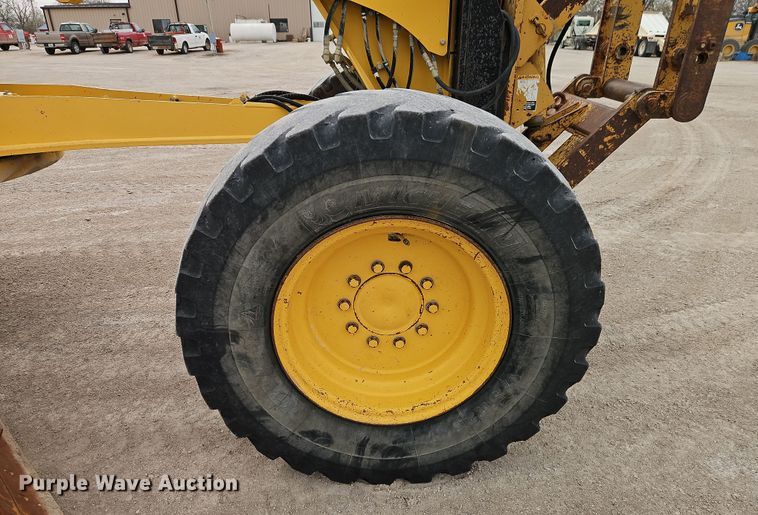 image for item DT7662 2011 Komatsu GD655-5 motor grader