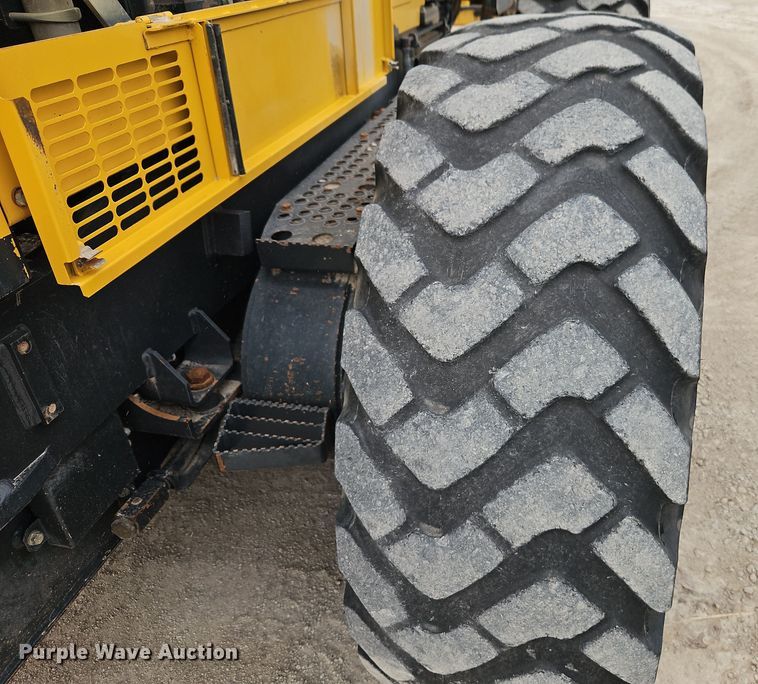 image for item DT7662 2011 Komatsu GD655-5 motor grader