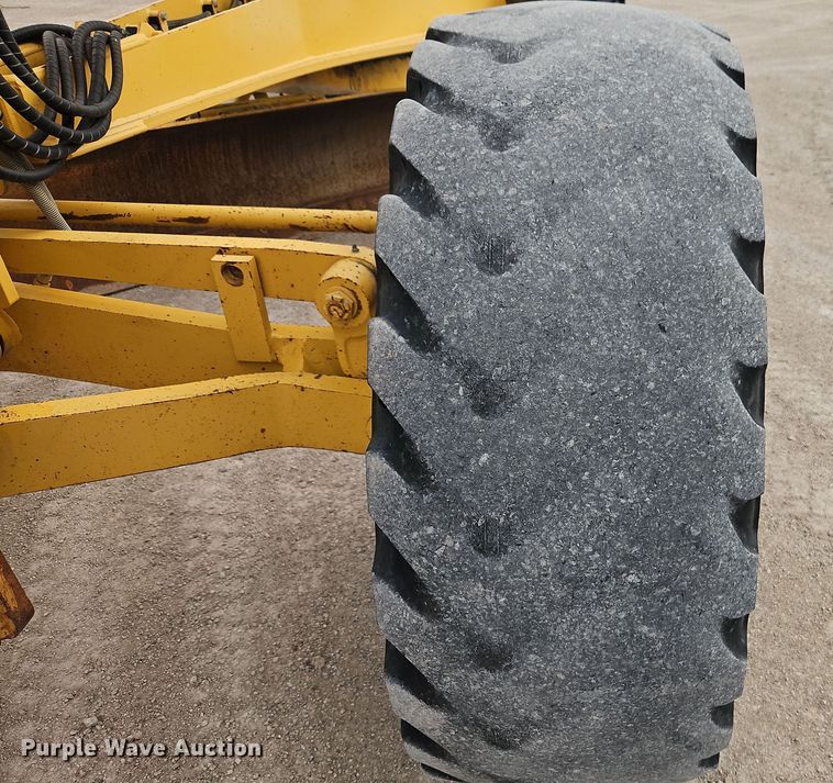 image for item DT7662 2011 Komatsu GD655-5 motor grader