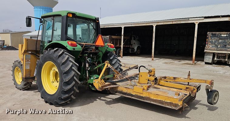image for item DT7663 2011 John Deere 6330 MFWD tractor