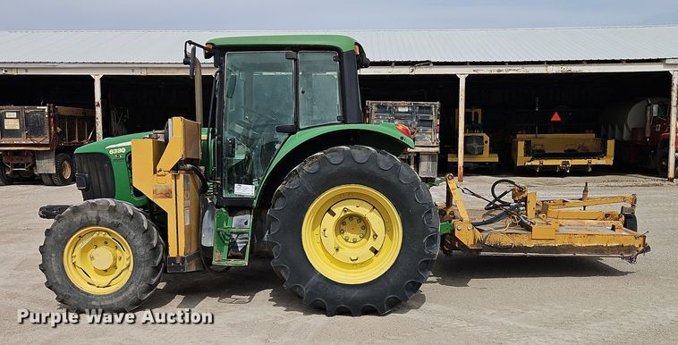 image for item DT7663 2011 John Deere 6330 MFWD tractor