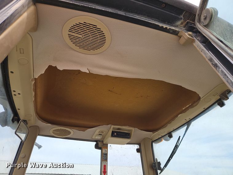 image for item DT7663 2011 John Deere 6330 MFWD tractor