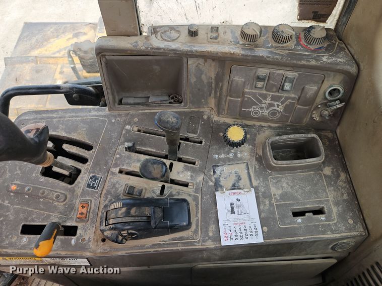 image for item DT7663 2011 John Deere 6330 MFWD tractor