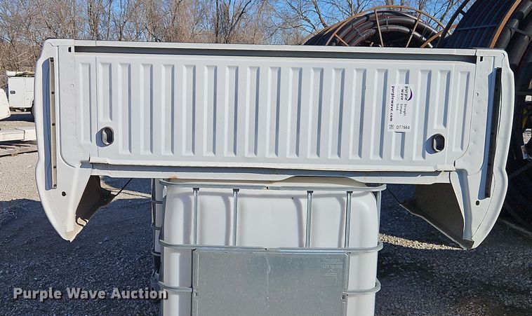 image for item DT7664 Pickup truck bed