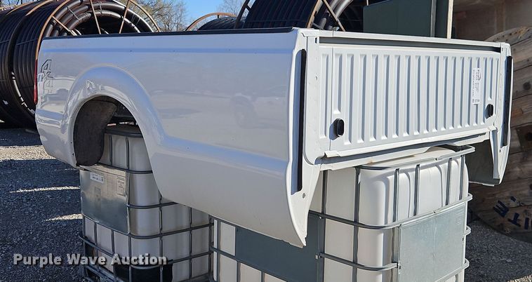 image for item DT7664 Pickup truck bed