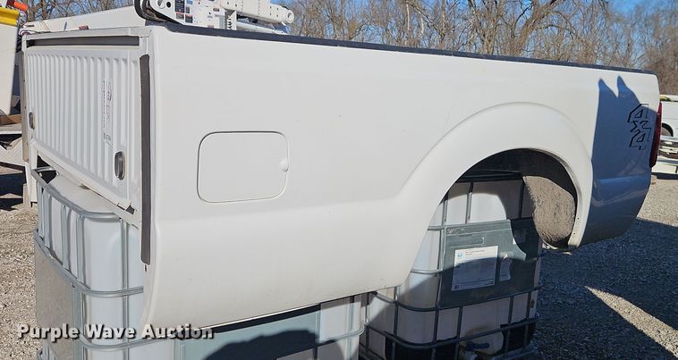 image for item DT7664 Pickup truck bed