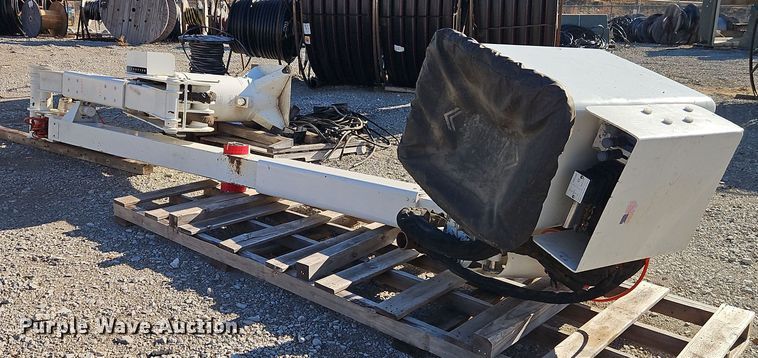 image for item DT7665 Versalift VST240I bucket lift