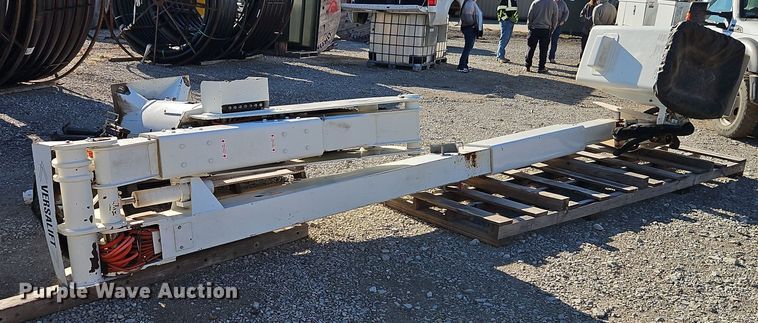 image for item DT7665 Versalift VST240I bucket lift