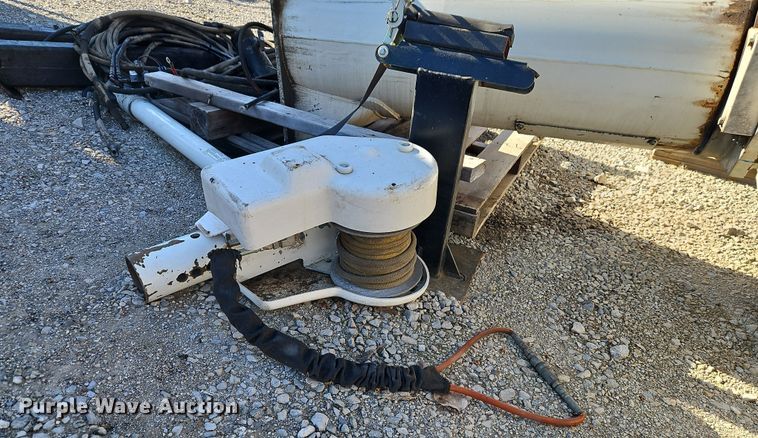 image for item DT7665 Versalift VST240I bucket lift