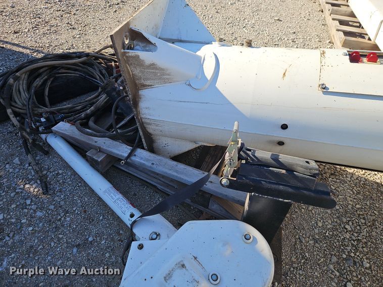 image for item DT7665 Versalift VST240I bucket lift