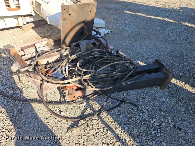 image for item DT7665 Versalift VST240I bucket lift