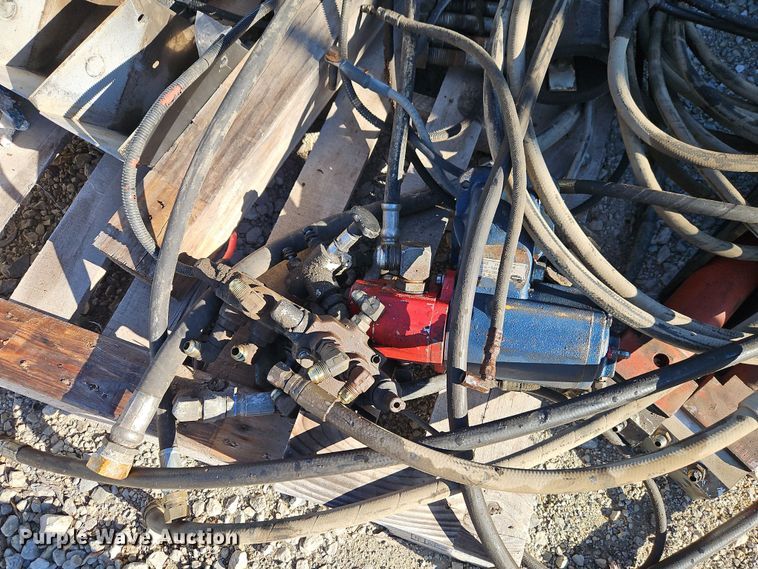 image for item DT7665 Versalift VST240I bucket lift