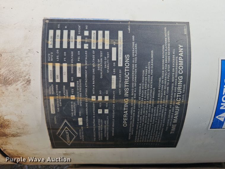 image for item DT7665 Versalift VST240I bucket lift