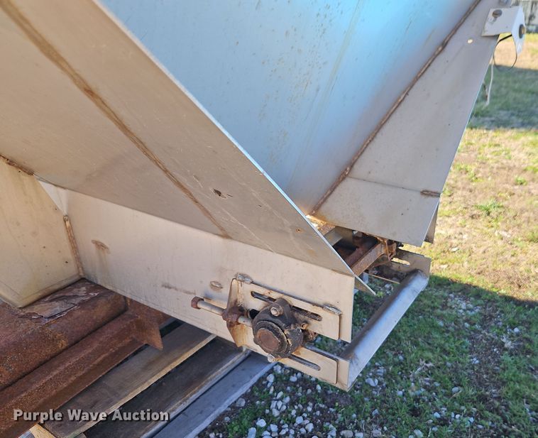 image for item DT7666 Henderson FSP2x10xBRIGGSxSS spreader