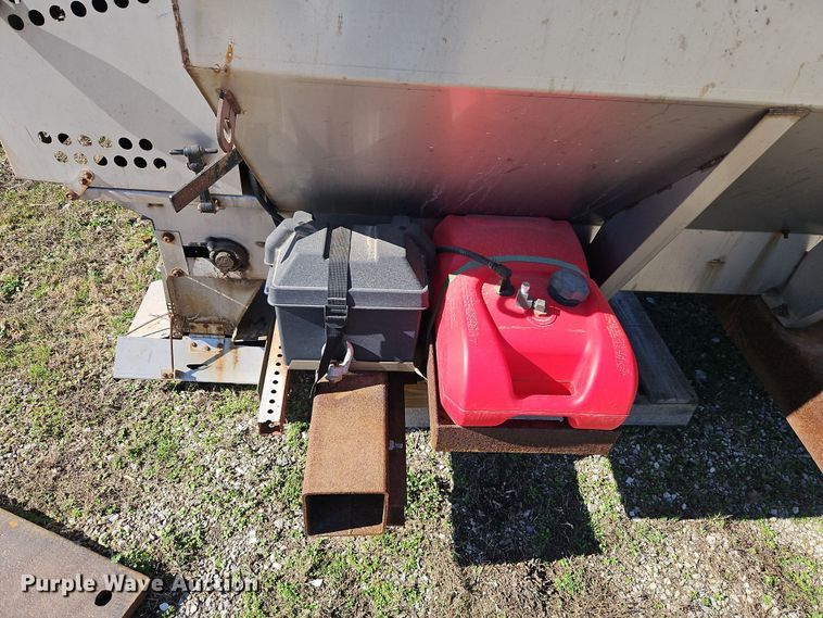 image for item DT7666 Henderson FSP2x10xBRIGGSxSS spreader