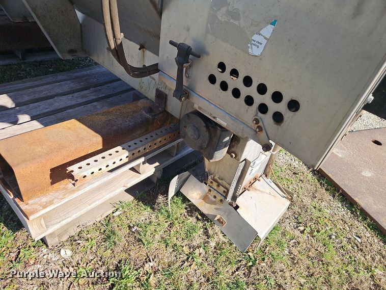 image for item DT7666 Henderson FSP2x10xBRIGGSxSS spreader