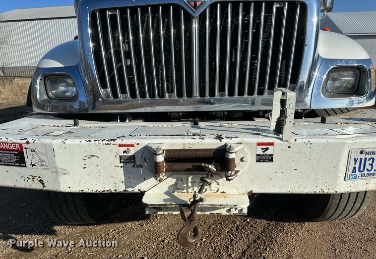 image for item DV0650 2005 International 7400 digger derrick truck