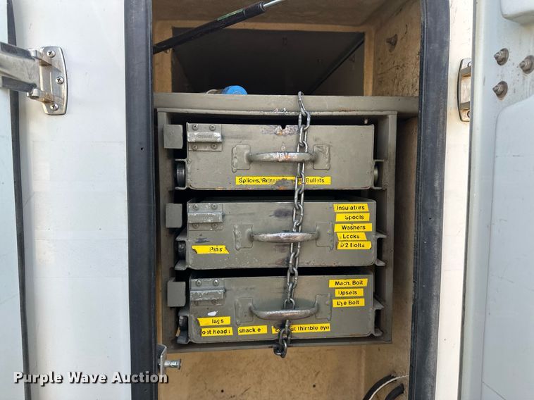 image for item DV0650 2005 International 7400 digger derrick truck