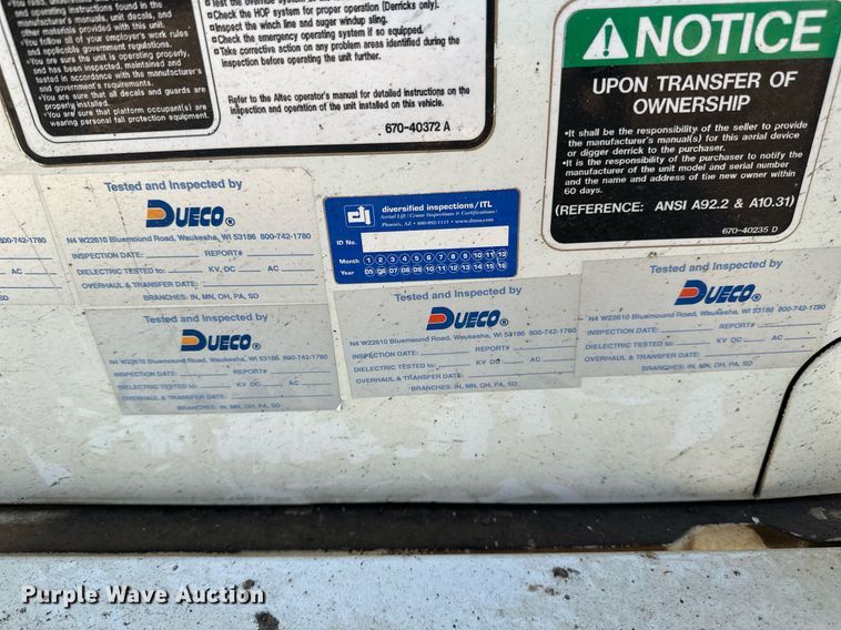 image for item DV0650 2005 International 7400 digger derrick truck