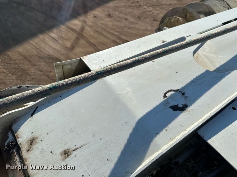 image for item DV0650 2005 International 7400 digger derrick truck