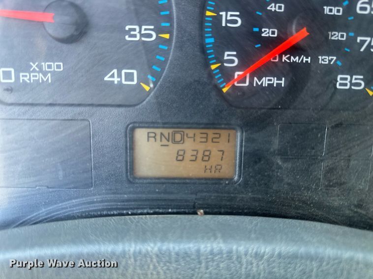 image for item DV0650 2005 International 7400 digger derrick truck