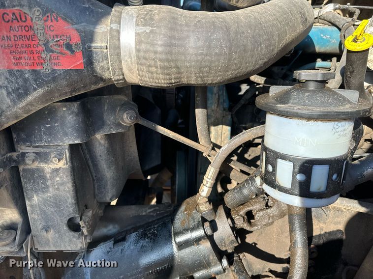 image for item DV0650 2005 International 7400 digger derrick truck