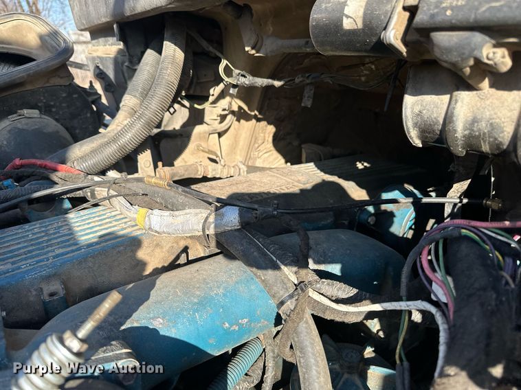 image for item DV0650 2005 International 7400 digger derrick truck