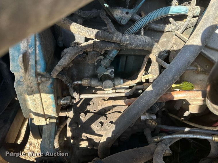 image for item DV0650 2005 International 7400 digger derrick truck