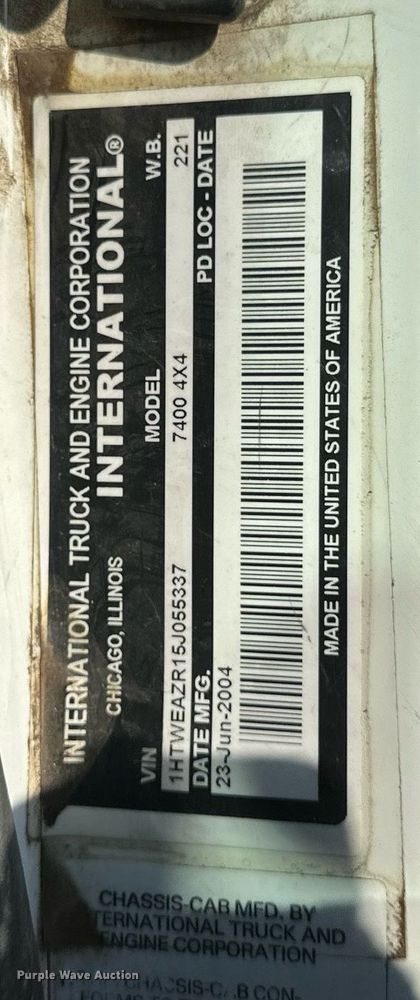 image for item DV0650 2005 International 7400 digger derrick truck