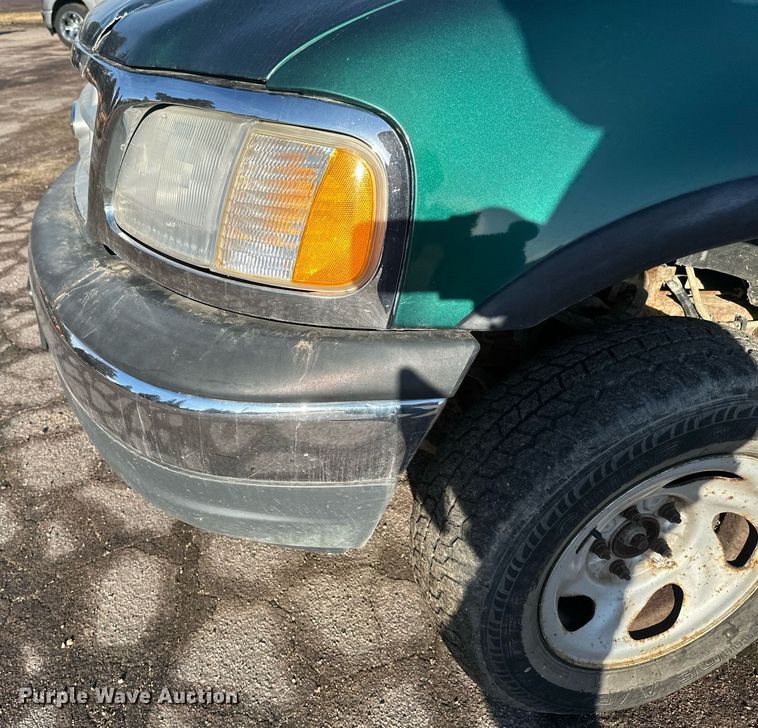 image for item DV0658 1999 Ford  F150 pickup truck